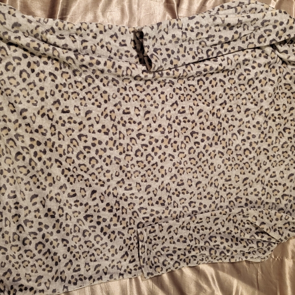 Leopard Print Hooded Robe - Picture 2 of 2